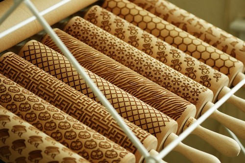 Embossed embossing rolling pin